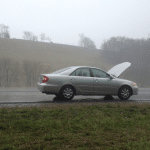 4 Ways To Avoid Danger In The Rain While Waiting For Roadside Assistance